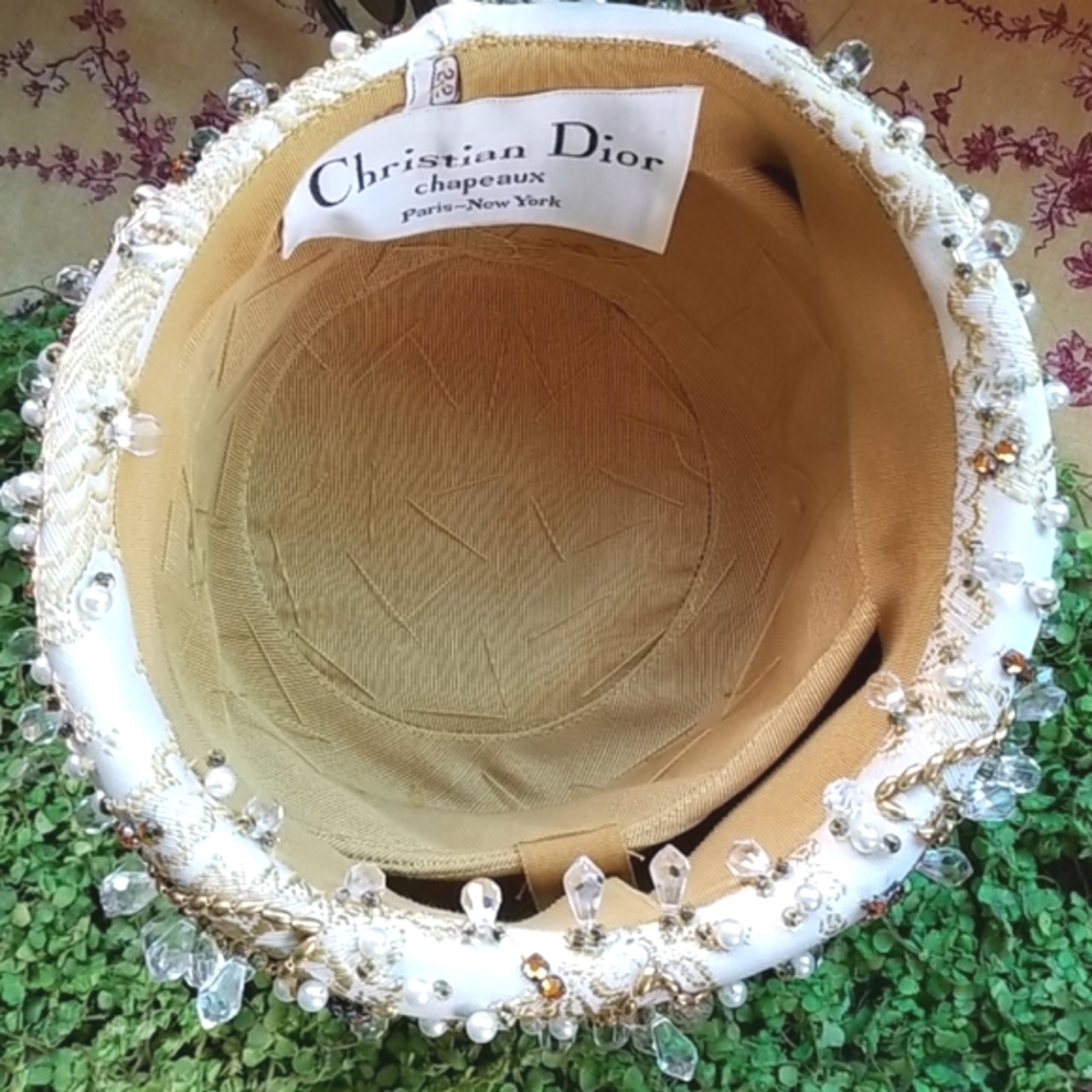 60's CHRISTIAN DIOR Vtg  Chapeaux Paris NY Beaded Ornate Wedding Hat Pristine EV - Picture 4 of 16
